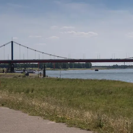 Rheinaue Apartamento